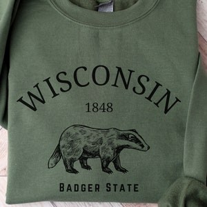 Wisconsin Crewneck Sweatshirt Gift, Badger State Pullover