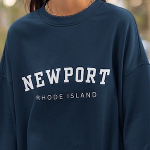 Unisex Newport Rhode Island Crewneck Sweatshirt Gifts Souvenir