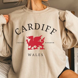 ユニセックス カーディフ ウェールズ スウェットシャツ、イギリス クルーネック プルオーバー ギフト