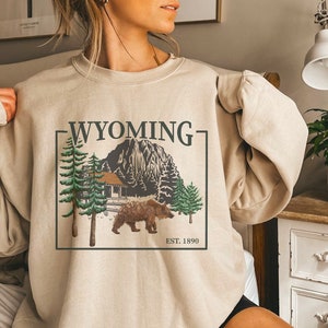 Wyoming Sweatshirt, Grizzly Bear Shirt, Unisex Wyoming State Crewneck Pullover
