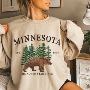 Minnesota Sweatshirt, Womens Unisex Minnesota Crewneck Shirt, Minnesota State Grizzly Bear Pullover Vacation Gift