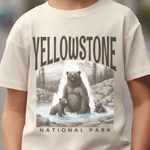 Yellowstone Bears Swimming T-shirt voor kinderen T-shirt cadeau, Old Faithful Geyser
