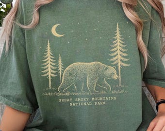 Smoky Mountains Bear T-shirt, Comfort Colors National Park Hiking Gift Tee