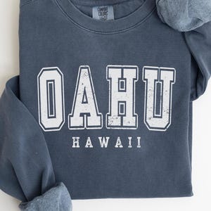 Oahu Hawaii Comfort Colors® Beach Crewneck Sweatshirt Gift