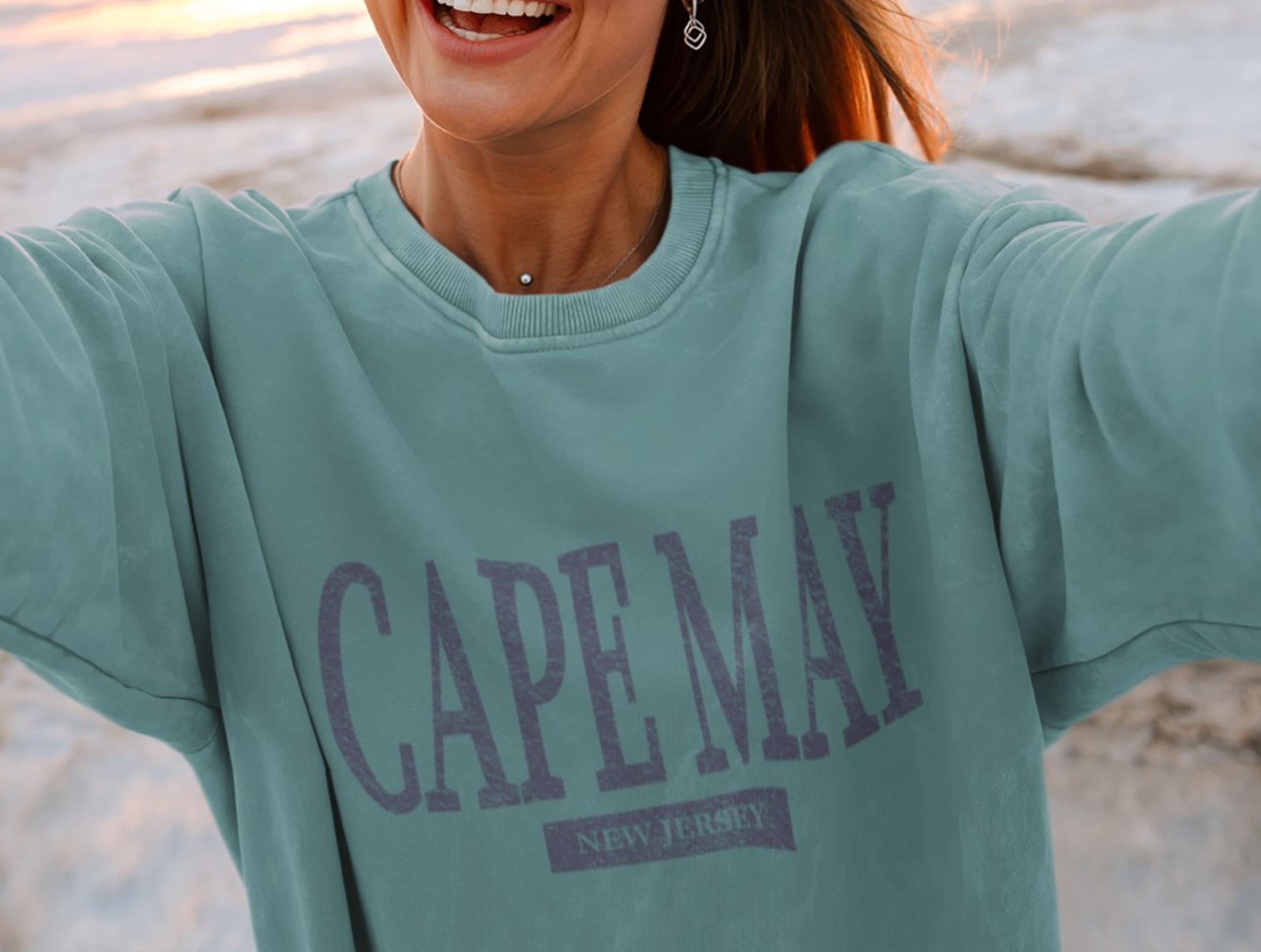 Cadeau de sweat-shirt ras du cou Cape May, New Jersey Shore Beach, souvenir de pull teint en pièce
