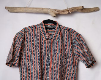 Chemise 100% coton à motif ornementaux bleu et rouge, imprimé au bloc, vintage