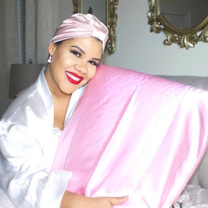 Silky Satin Pillowcase: Luxurious Beauty Sleep, Hair & Skin Protection