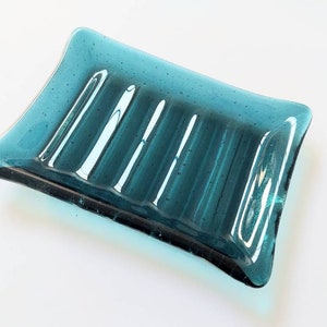 Sea Blue Glass Soap Dish, Large Handmade Fused Glass Soap Tray with Ridges, Ribbed Glass Soap Holder, Sponge Tray, Ocean Bathroom Décor