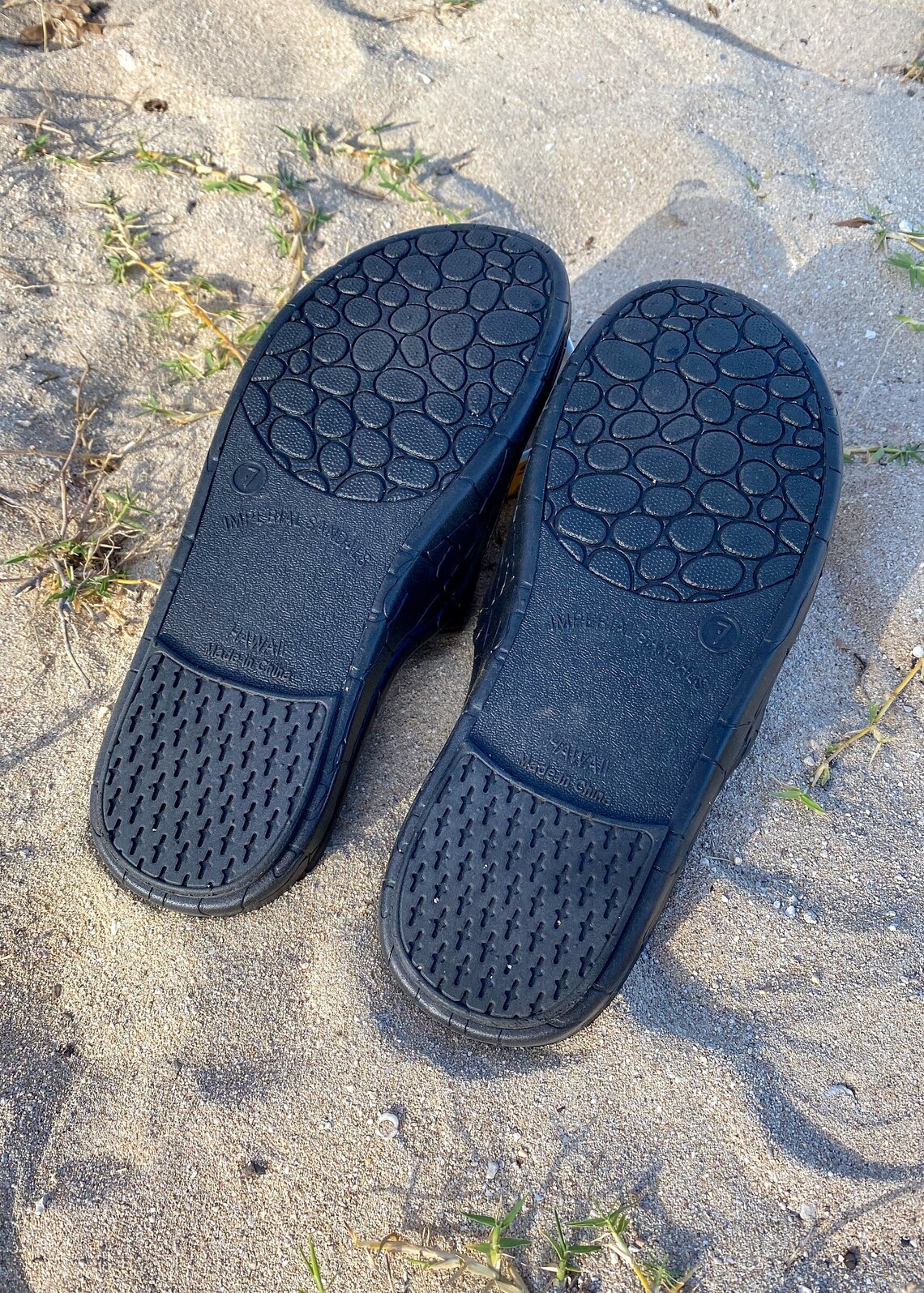 black slide crocs