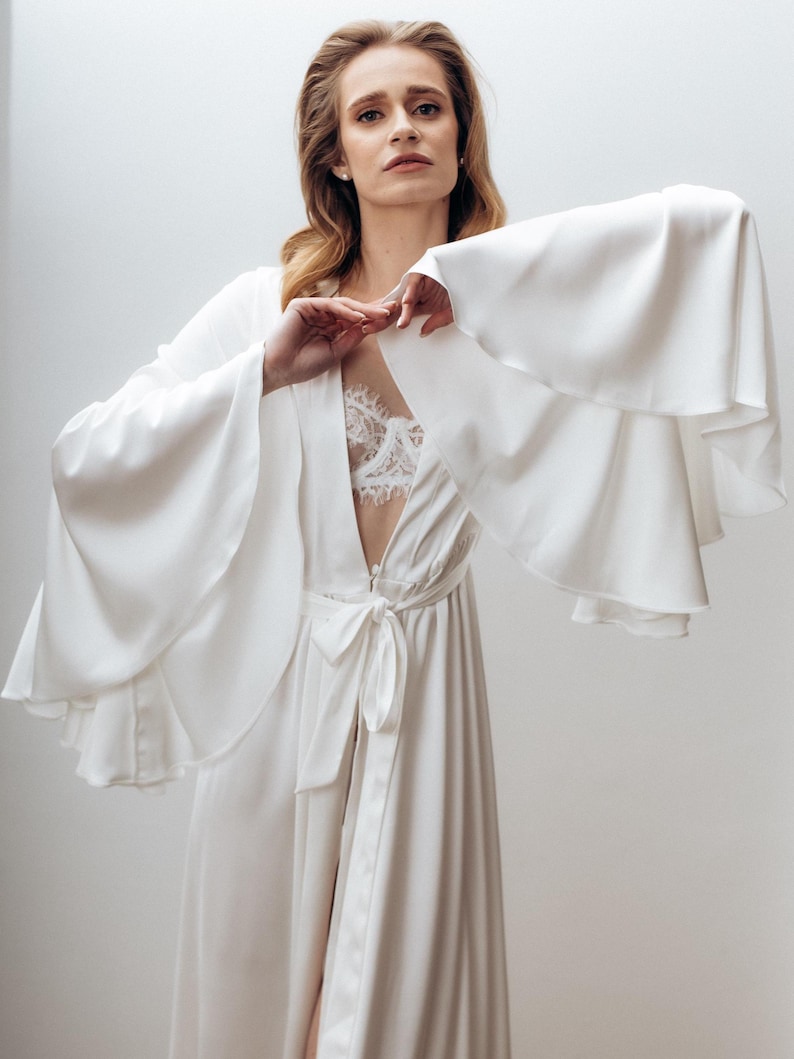Bridal robe with bell sleeves, White Ivory bridal robe, Silk luxury bridal robe, Long romantic bridal robe, Wedding getting ready outfit, Long sleeve bridal robe, Wedding dressing gown