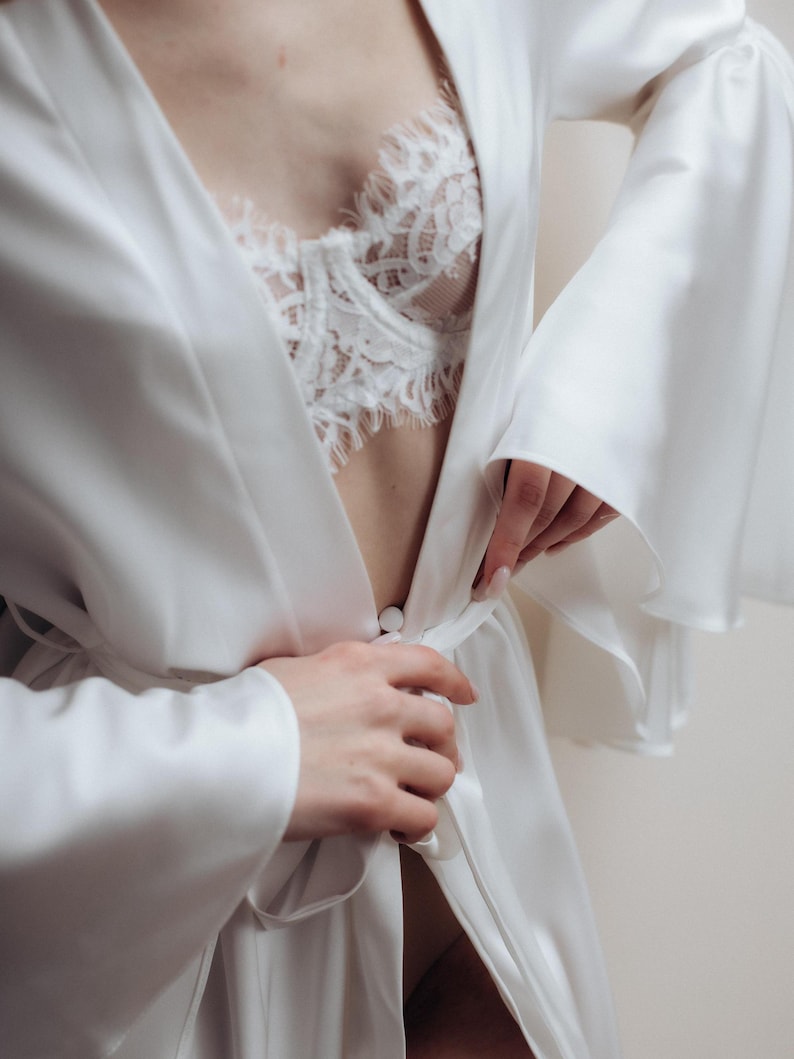 Bridal robe with bell sleeves, White Ivory bridal robe, Silk luxury bridal robe, Long romantic bridal robe, Wedding getting ready outfit, Long sleeve bridal robe, Wedding dressing gown