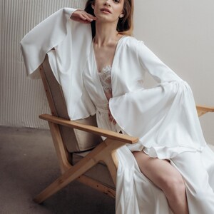 Bridal robe with bell sleeves, White Ivory bridal robe, Silk luxury bridal robe, Long romantic bridal robe, Wedding getting ready outfit, Long sleeve bridal robe, Wedding dressing gown