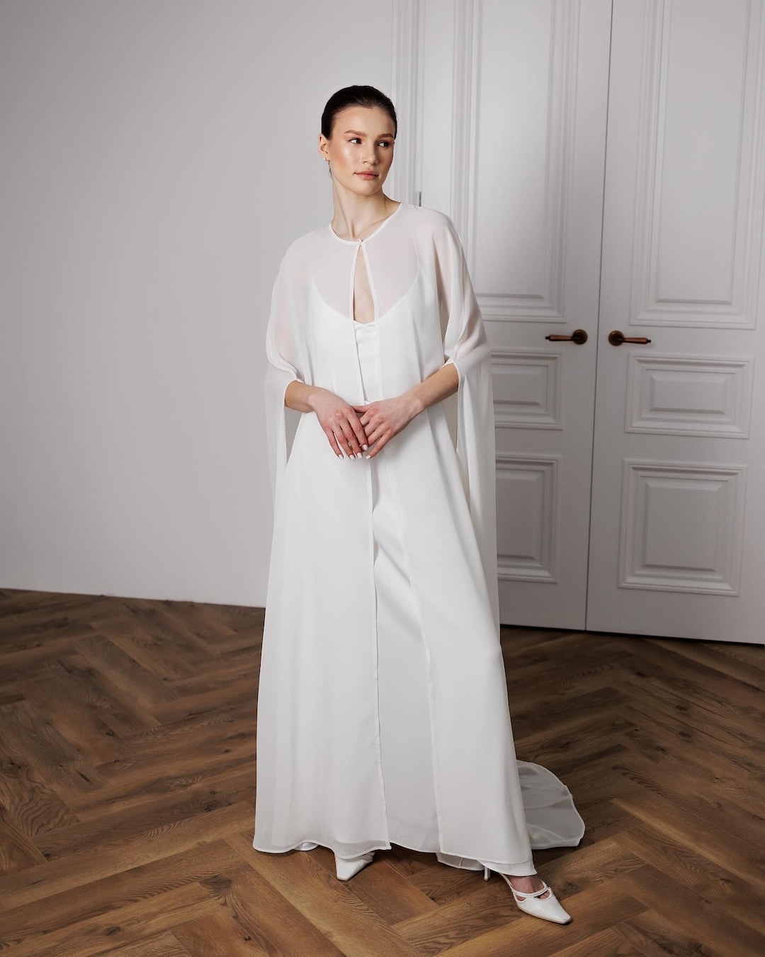 Elegant Wedding Dress Chiffon Topper – Timeless Glamour for Your Big Day
