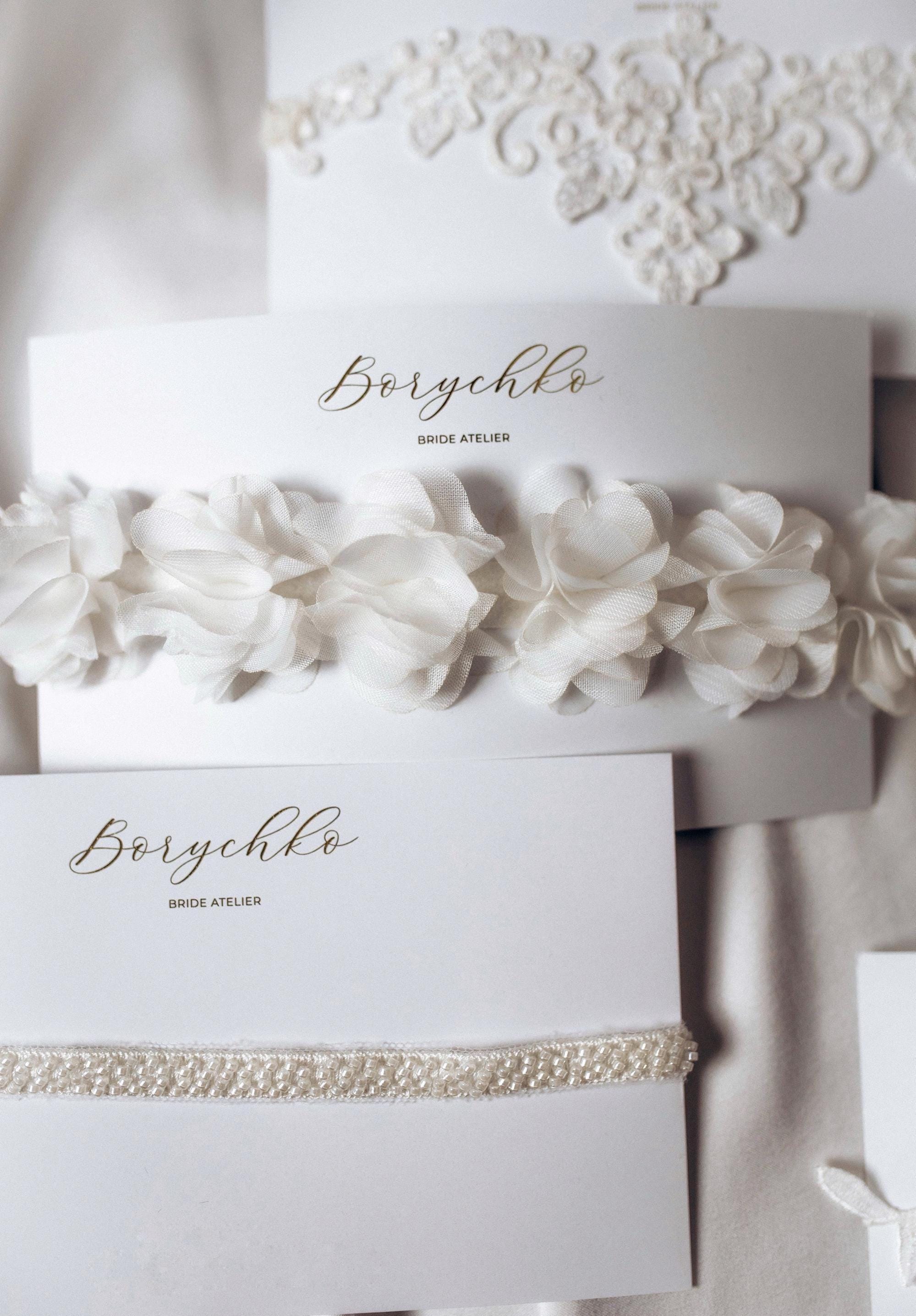 Wedding garter strap, Bridal garter for wedding, Lace wedding garter, Floral bridal garter, Flower garter wedding, Beaded garter, Leg garter