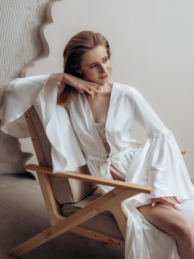 Bridal robe with bell sleeves, White Ivory bridal robe, Silk luxury bridal robe, Long romantic bridal robe, Wedding getting ready outfit, Long sleeve bridal robe, Wedding dressing gown