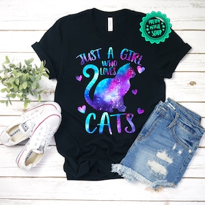 猫が大好きな女の子のシャツ、猫が大好きのシャツ、面白い猫のシャツ、かわいい猫のシャツ、大の猫好き、猫好きのシャツ、猫好きの女性
