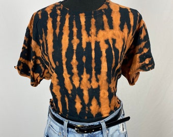 Bleekgeverfde bijgesneden T-shirts