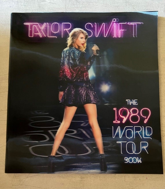 Taylor Swift The 1989 World Tour Souvenir Photo B… - image 1