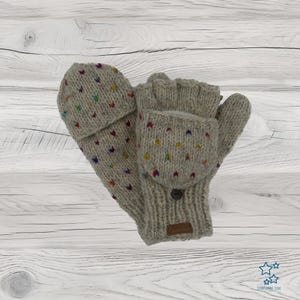 Fäustlinge aus Wolle für Damen mit Punkten – handgestrickte Winterhandschuhe für Spaziergänge (Modell "Lill")
