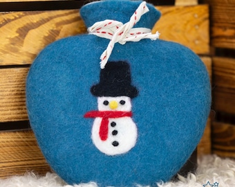 Bolsa de agua caliente con funda de fieltro de lana, hecha a mano con un bonito motivo de muñeco de nieve, ideal para acurrucarse y como regalo en invierno.