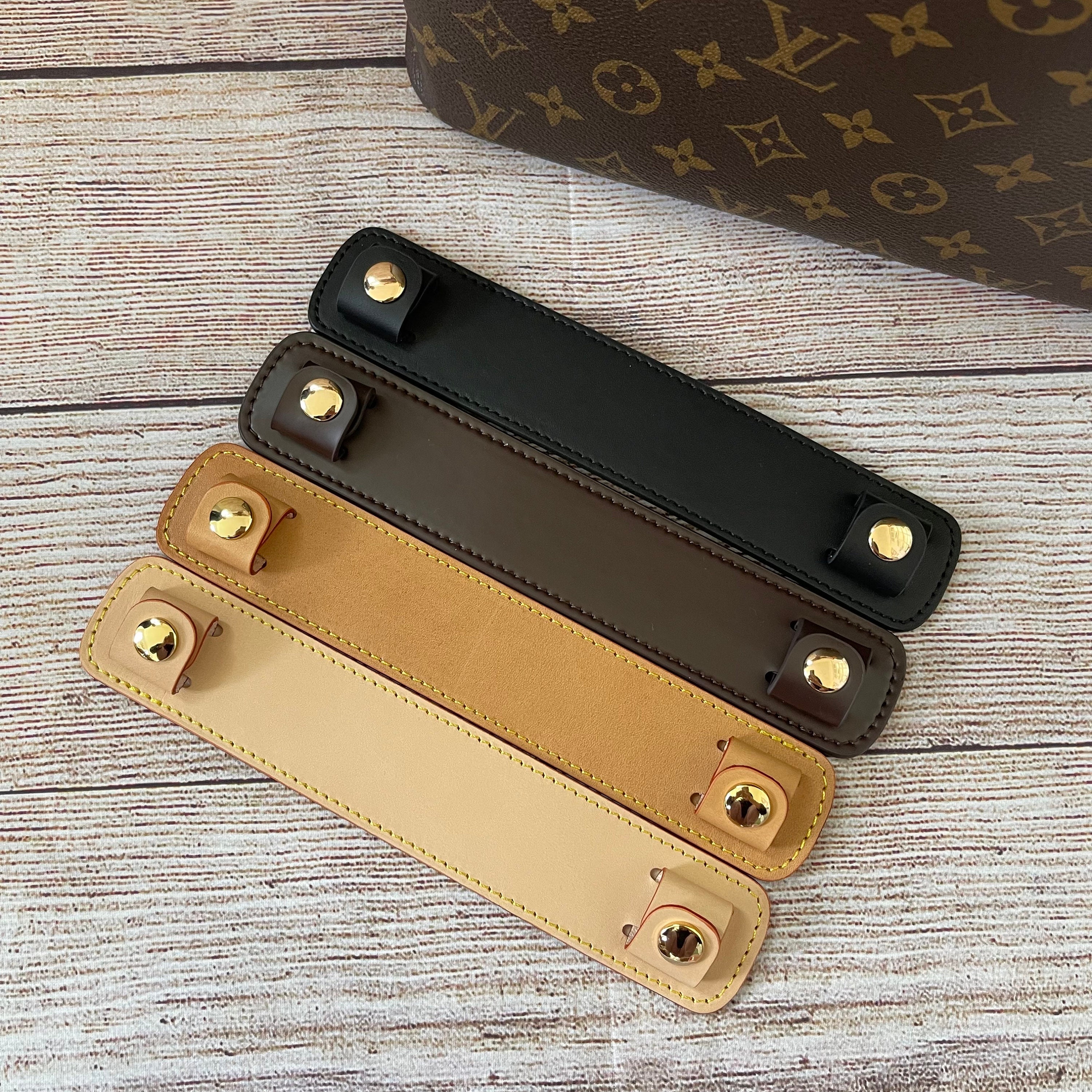 Sold at Auction: AUTHENTIC LOUIS VUITTON LEATHER LEATHER NAME TAG/HANDLE  HOLDER/SHOULDER PAD