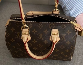 I finally got my F/W 2022 Garden Speedy 25! It's absolutely gorgeous!  However, : r/Louisvuitton