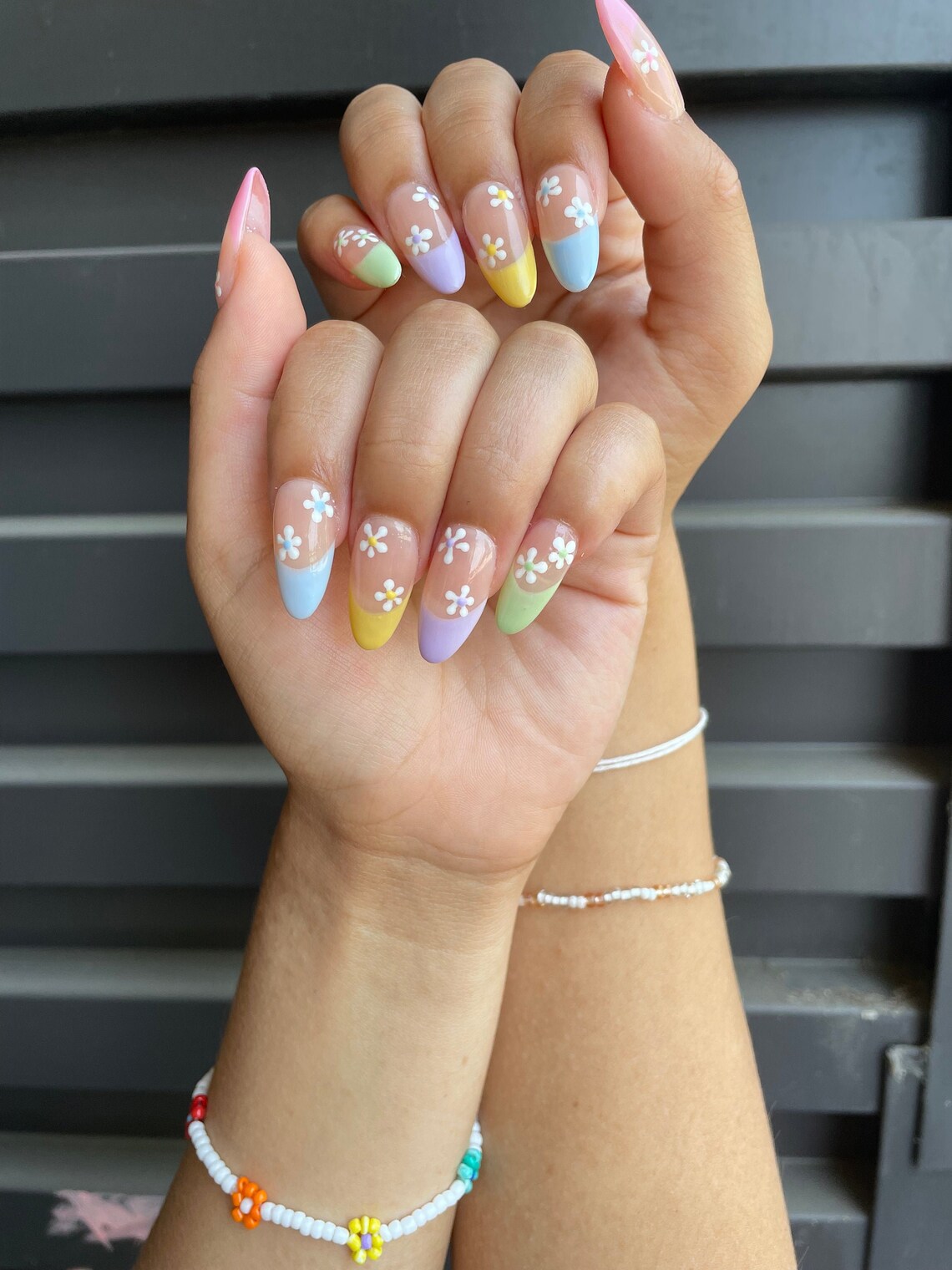 Lazy Daisy Frenchies Daisy Nails Round French Tip Etsy