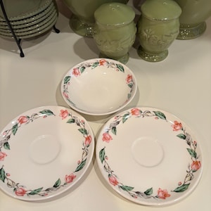 Vintage Universal Keramik Ballerina Obst Dessert Schüssel und 2 Untertassen