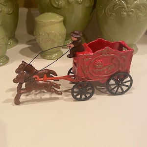 Vintage Cast Iron Horse Drawn Lion Circus Wagon with 2 Horses - 1920&#39;s - 30&#39;s