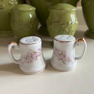 Lefton Vintage China Salt & Pepper Shaker Set 6437 Floral 2&quot; - Gold Accents