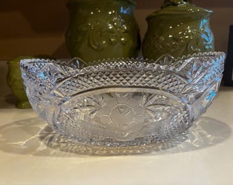 Zabytkowy, ręcznie cięty talerz kryształowy