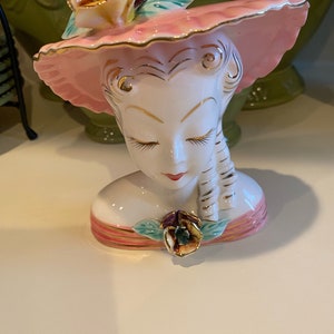 Lefton - Lady &quot;Scarlet&quot; Pink Vintage Vase - 1950&#39;s