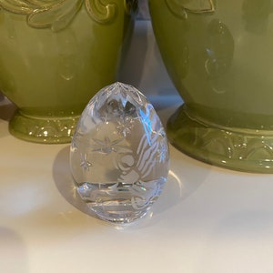 Sullivans Handcrafted 24% PbO Crystal Egg Paperweight Glass Art Made In Poland - Angel Design