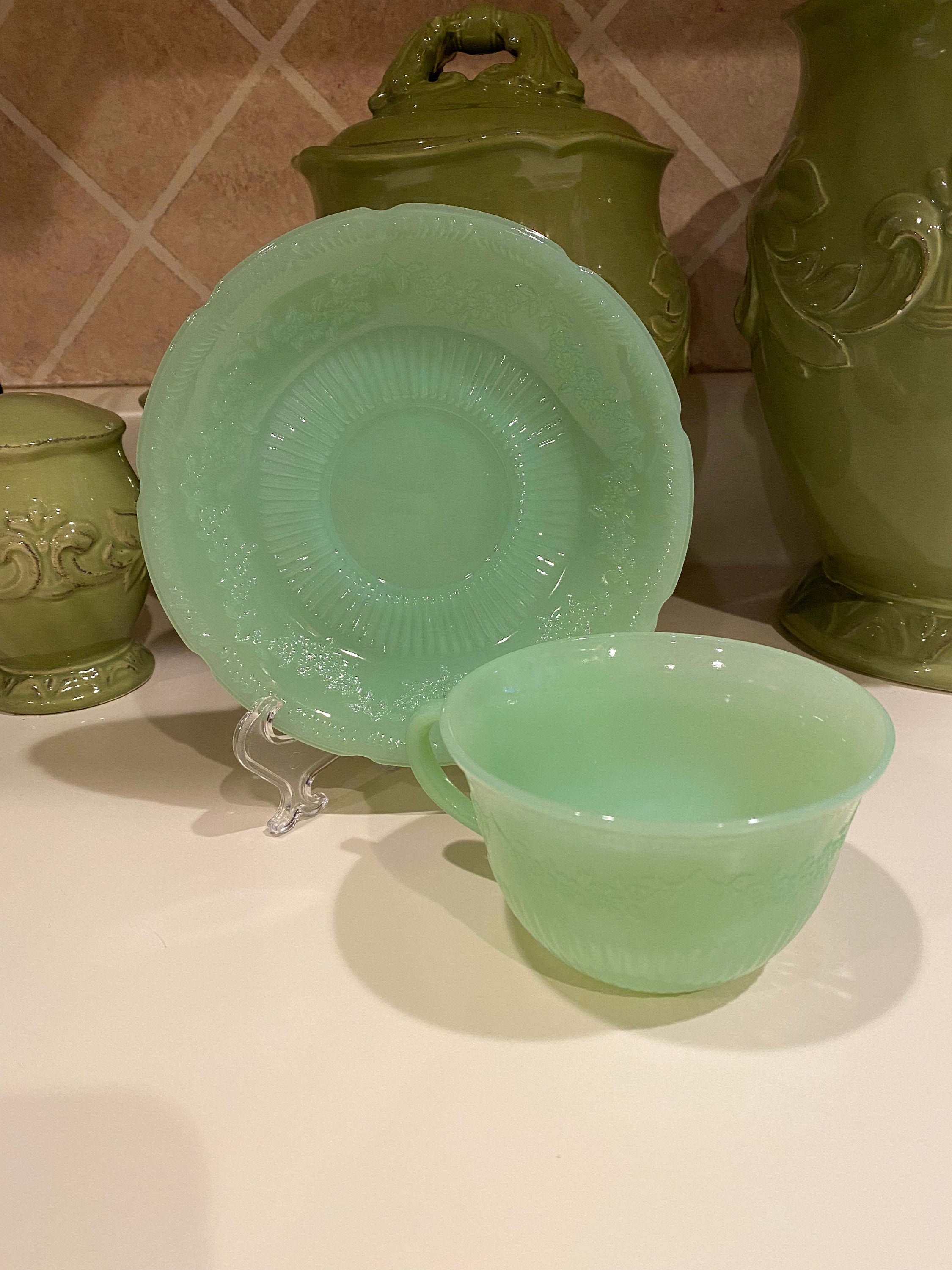 All of this Fire King Jadeite glassware was just handed down to me from my  grandma. I am over the moon right now. : r/vintage