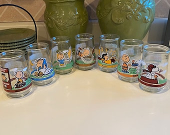 Welch&#39;s Vintage Peanuts Collection Glasses - Set of Seven