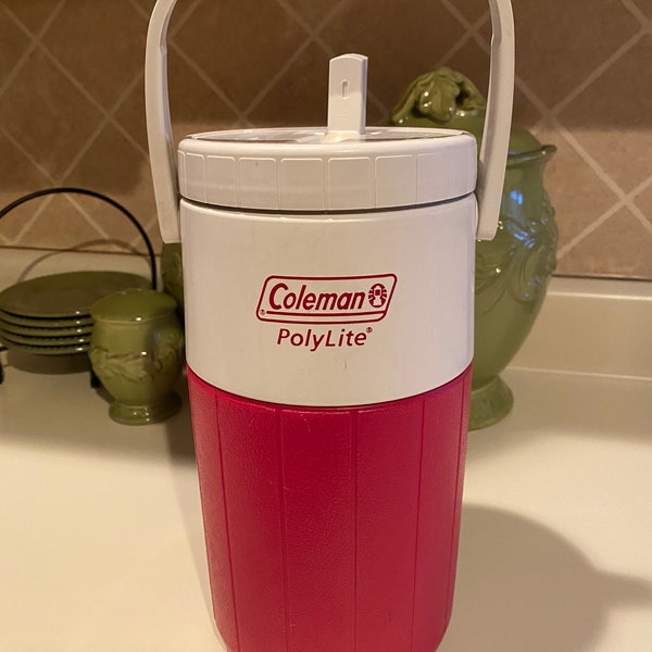 Coleman Polylite #5590 Insulated 1/2 Gallon Red Drink Cooler Jug