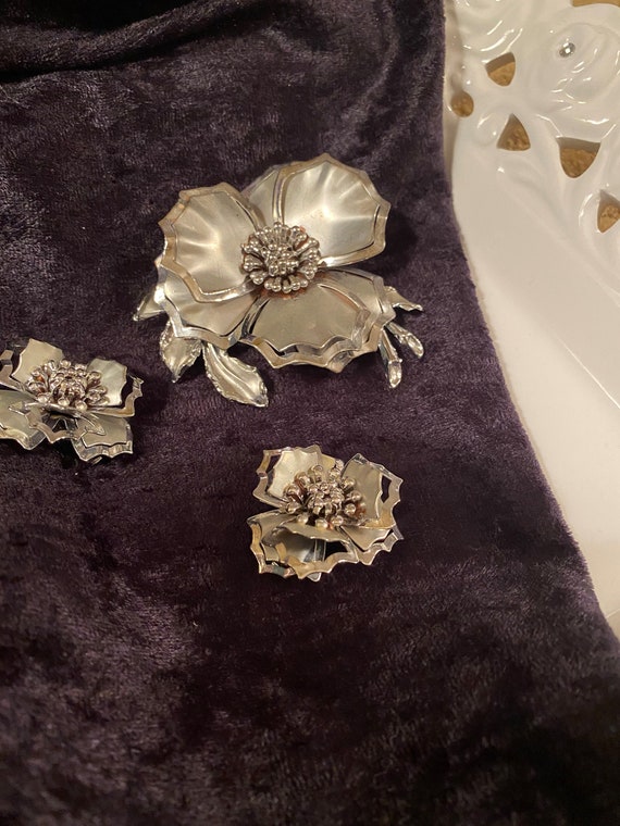Silver Flower Set - Earring Set & Pin - image 1