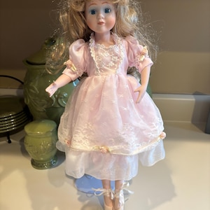 Muñeca de porcelana vintage - década de 1980