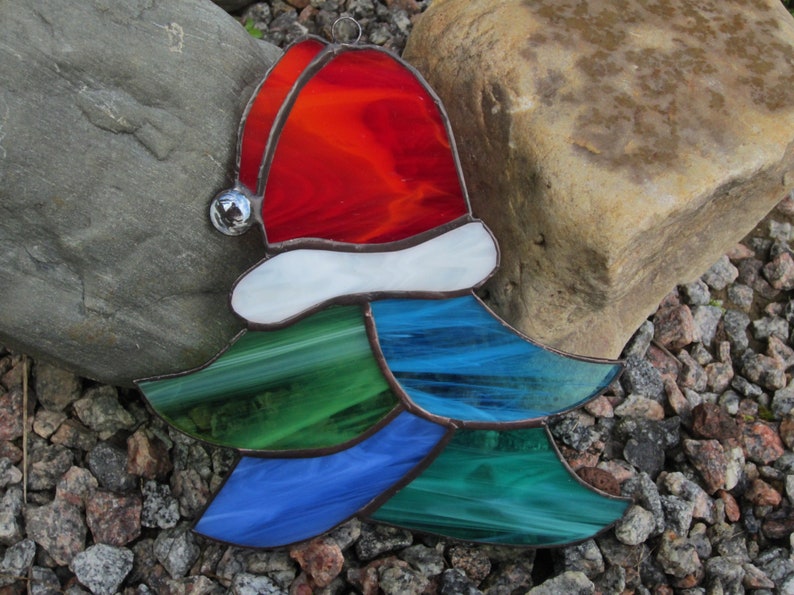 Patio or Garden Santa Claus Hat Christmas Tree Stained Glass Tiffany Suncatcher Christmas Decoration Red Green Handwork for Home Decoration