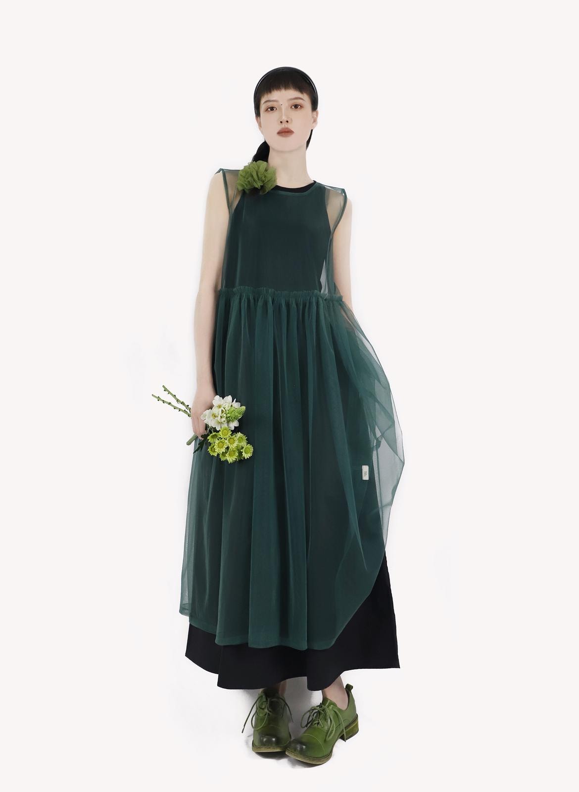 sheer tulle overlay dress Lace and Tulle Dress with V-Neckline and Sheer Overlay Multi / FR 36