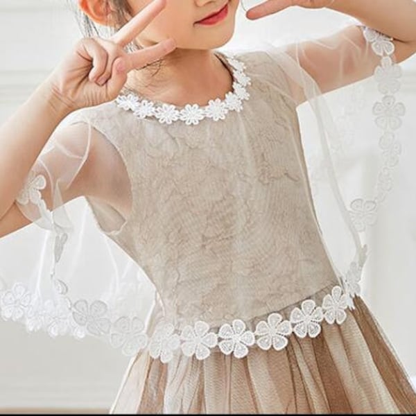 Châle blanc pour fille, cape en dentelle pour filles, tenue vestimentaire pour fille, cape châle en dentelle, robe d'enfant, cape cache-cœur, cadeau pour fille, vêtements de cérémonie