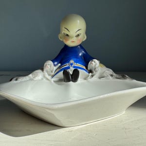 Antique Goebel Hummel Germany porcelain figurine Cinese Oriental Pekicgese Ring Trinket dish Vintage