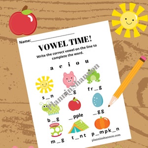 Hoja de trabajo de letras del alfabeto Hoja de trabajo de vocales Escritura de letras de jardín de infantes Vocales Complete las letras que faltan