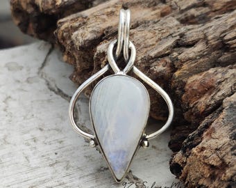 Handgefertigter Mondstein Anhänger: 925 Sterling Silber Boho Halskette
