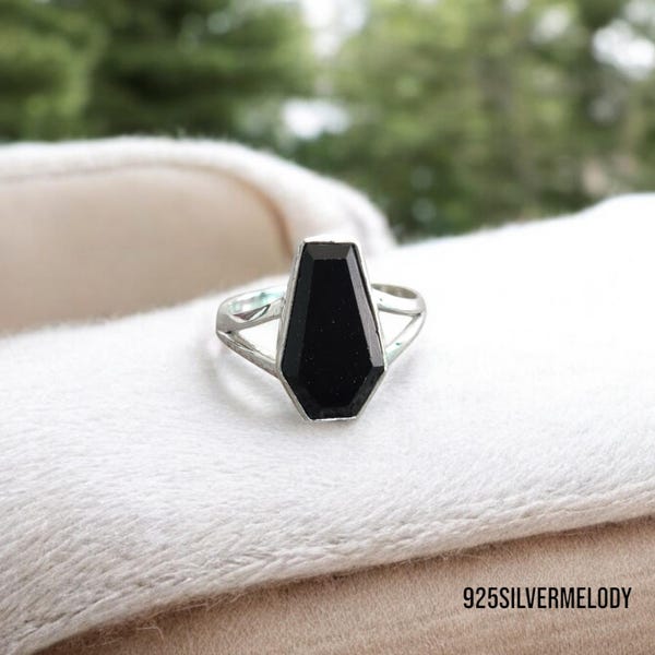 Anillo de ataúd de ónix negro hecho a mano: Plata de ley 925