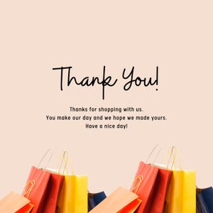 Peut inclure: Merci ! Merci d'avoir fait vos achats chez nous. Vous nous faites plaisir et nous esp&eacute;rons vous avoir satisfait. Passez une bonne journ&eacute;e ! Un ensemble de sacs de shopping color&eacute;s avec des poign&eacute;es.