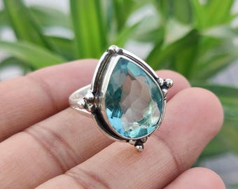 Anello con gemma di acquamarina sfaccettata a forma di pera, realizzato a mano in argento sterling 925, gioiello boho di tendenza, pietra portafortuna di dicembre, regalo perfetto.