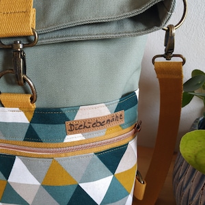 Rucksack-Tasche, Backpack, Schultertasche / Foldover aus Canvas und Kunstleder, Reißverschluss, Gurtband zdjęcie 4