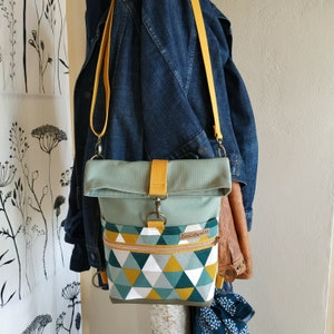 Rucksack-Tasche, Backpack, Schultertasche / Foldover aus Canvas und Kunstleder, Reißverschluss, Gurtband Bild 3