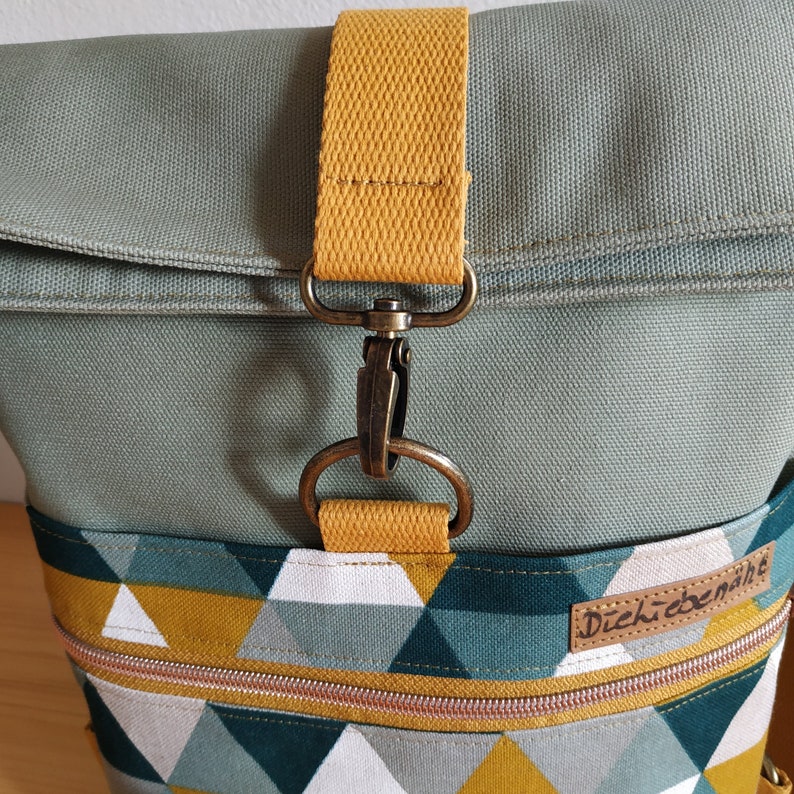 Rucksack-Tasche, Backpack, Schultertasche / Foldover aus Canvas und Kunstleder, Reißverschluss, Gurtband zdjęcie 6